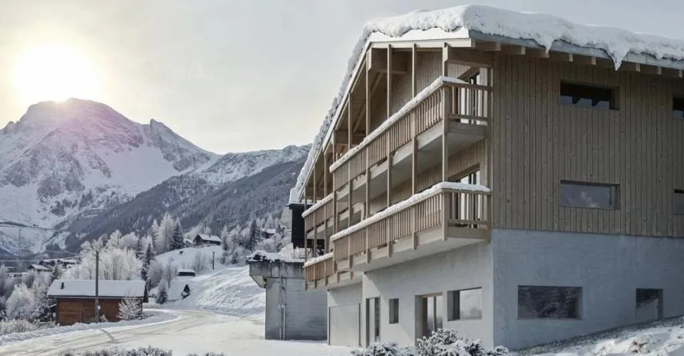 Appartement de standing, avec vue dégagée sur les montagnes