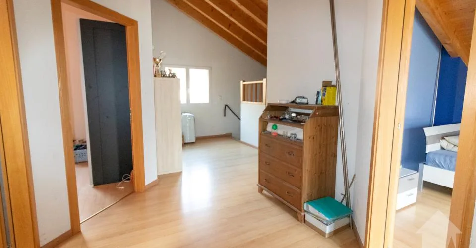 Villa d'une surface de 198 m2 hab. sur parcelle de 1000m2