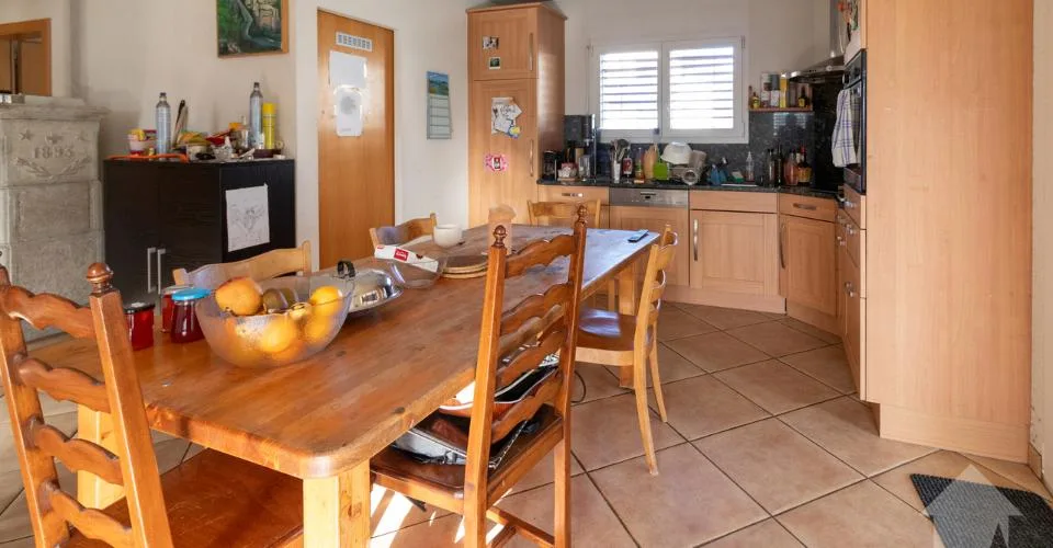 Villa d'une surface de 198 m2 hab. sur parcelle de 1000m2