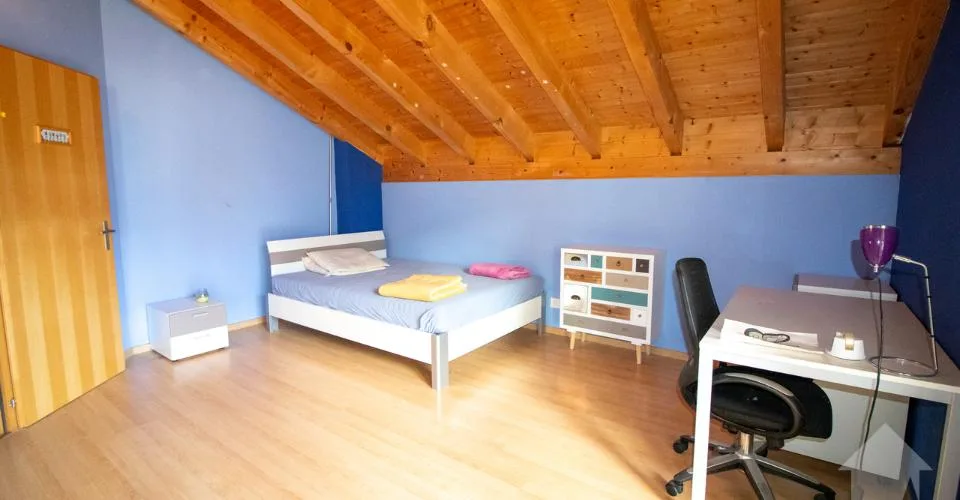Villa d'une surface de 198 m2 hab. sur parcelle de 1000m2