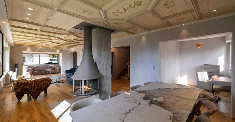Chalet spacieux avec piscine intérieure à Crans-Montana – Foto 2 von 10