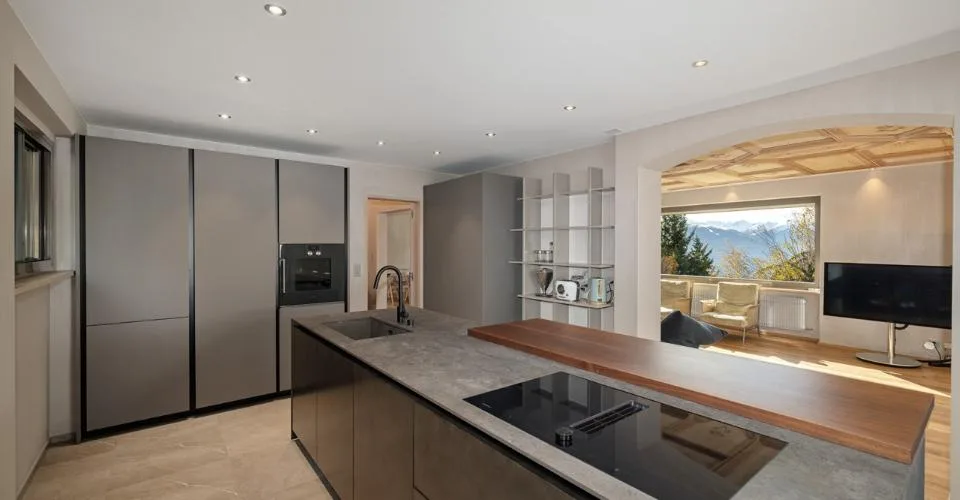 Chalet spacieux avec piscine intérieure à Crans-Montana – Foto 3 von 10