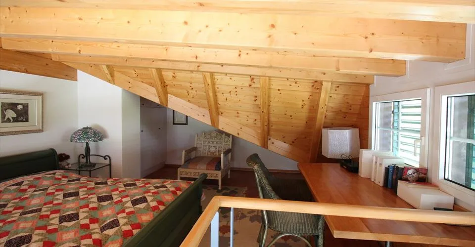 Appartement mansardé de 4,5 pièces style bastide avec galerie et belle vue