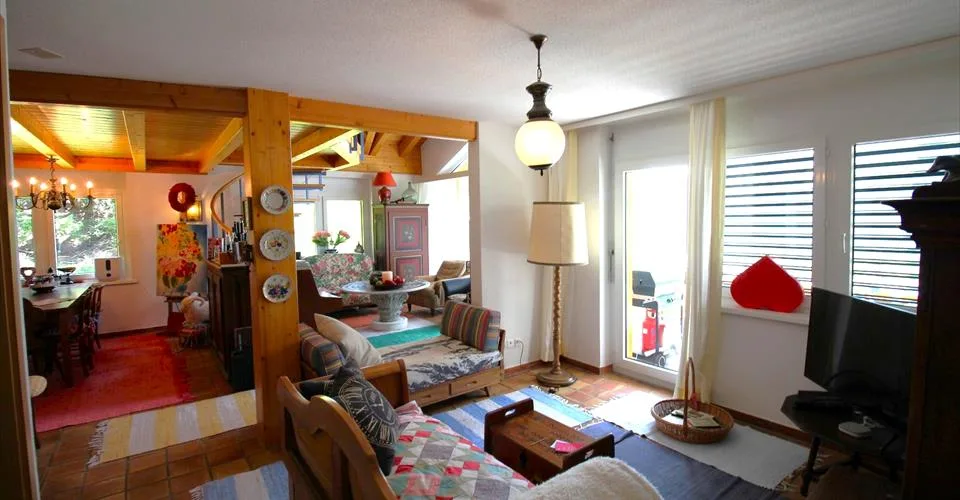 Appartement mansardé de 4,5 pièces style bastide avec galerie et belle vue