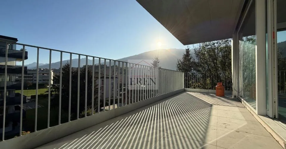 Magnifique attique 4.5 pièces neuf avec grande terrasse panoramique à Conthey lumineux et moderne – Foto 8 von 13