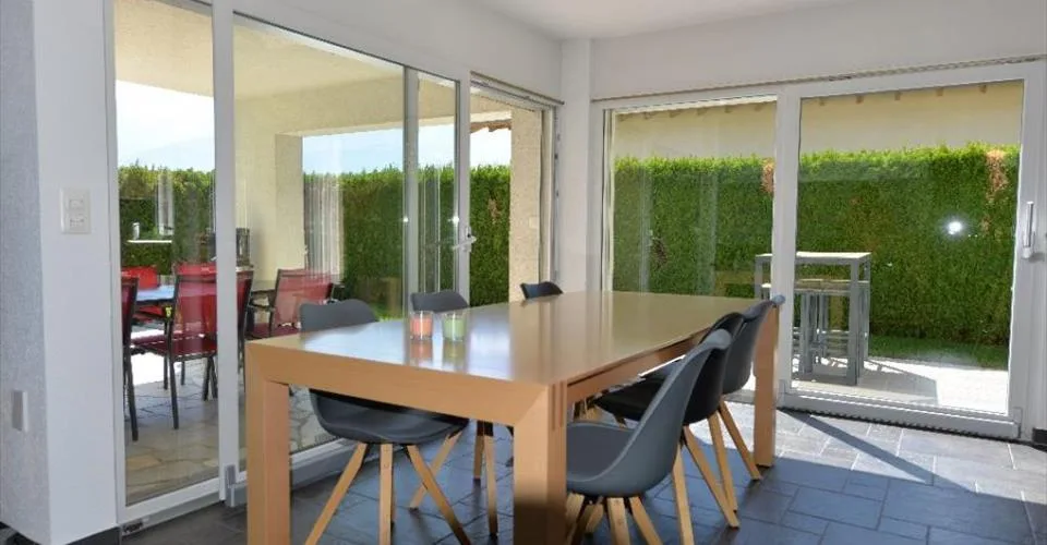 Villa contemporaine au coeur du vignoble valaisan offrant une qualité de vie à votre famille à St-Séverin