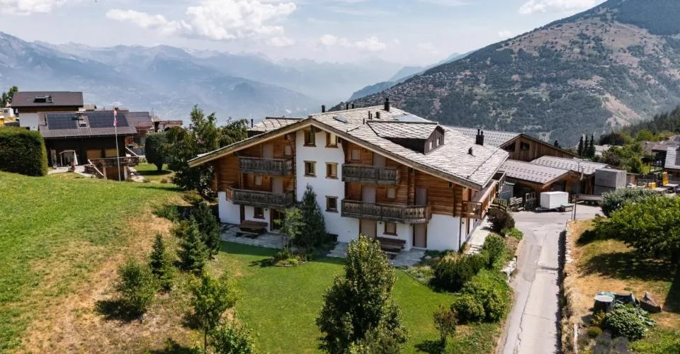 Élégant appartement de 3.5 pièces avec balcon au coeur de Nendaz