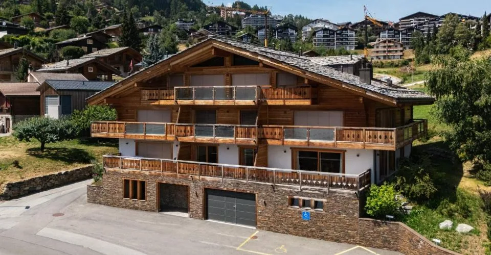 Élégant appartement de 3.5 pièces avec balcon au coeur de Nendaz