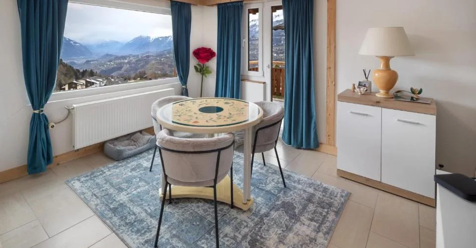 Chalet à Lens avec vue imprenable sur la vallée