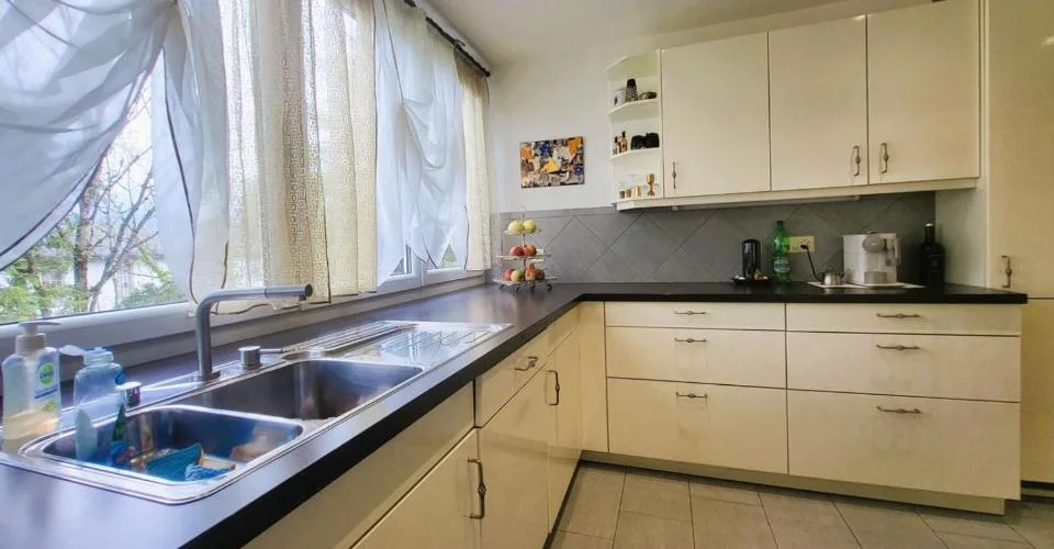 Grand appartement rénové avec studio en PPE – Foto 8 von 13