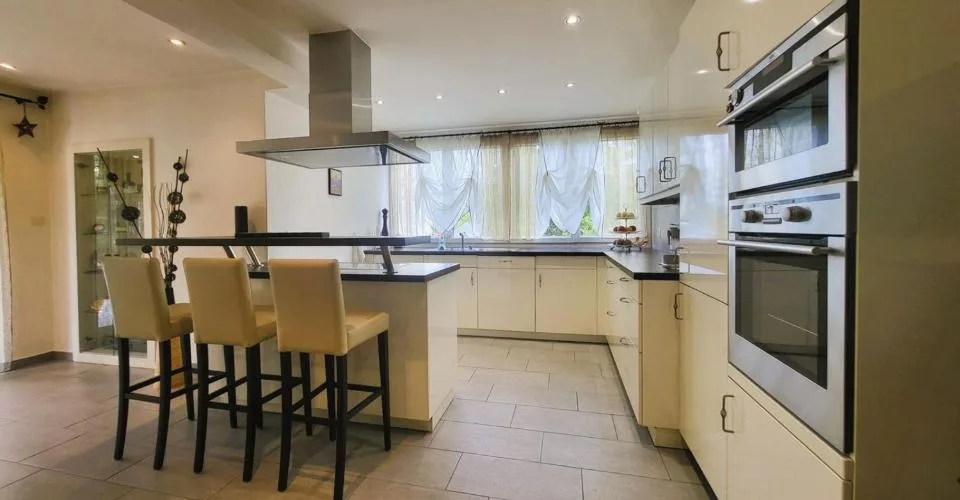 Grand appartement rénové avec studio en PPE – Foto 10 von 13