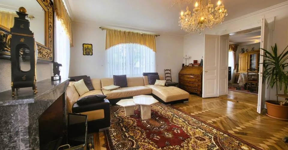 Grand appartement rénové avec studio en PPE – Foto 3 von 13