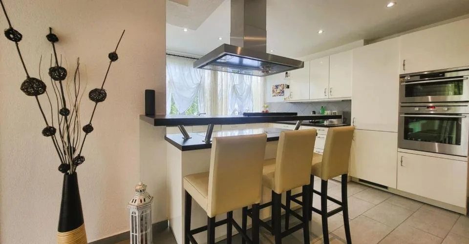 Grand appartement rénové avec studio en PPE – Foto 7 von 13