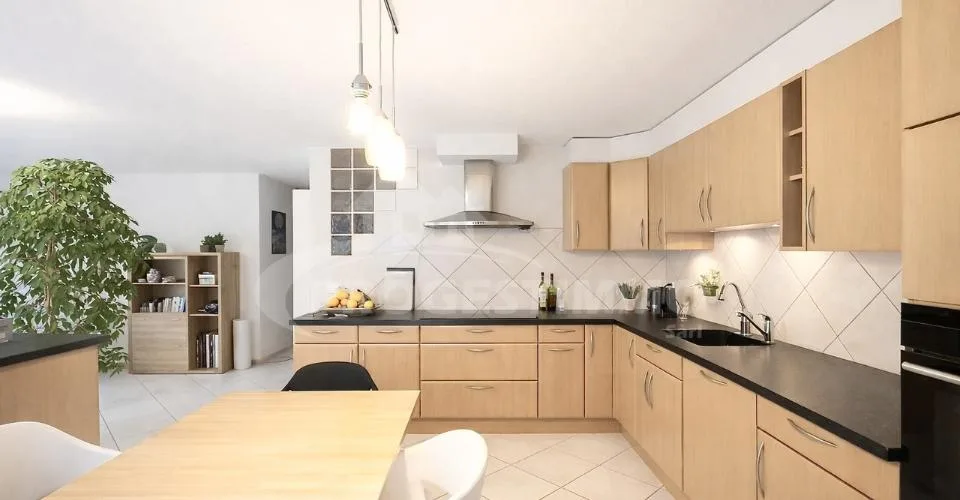 APPARTEMENT 4,5 PIÈCES AVEC VUE DÉGAGÉE SUR LES MONTAGNES