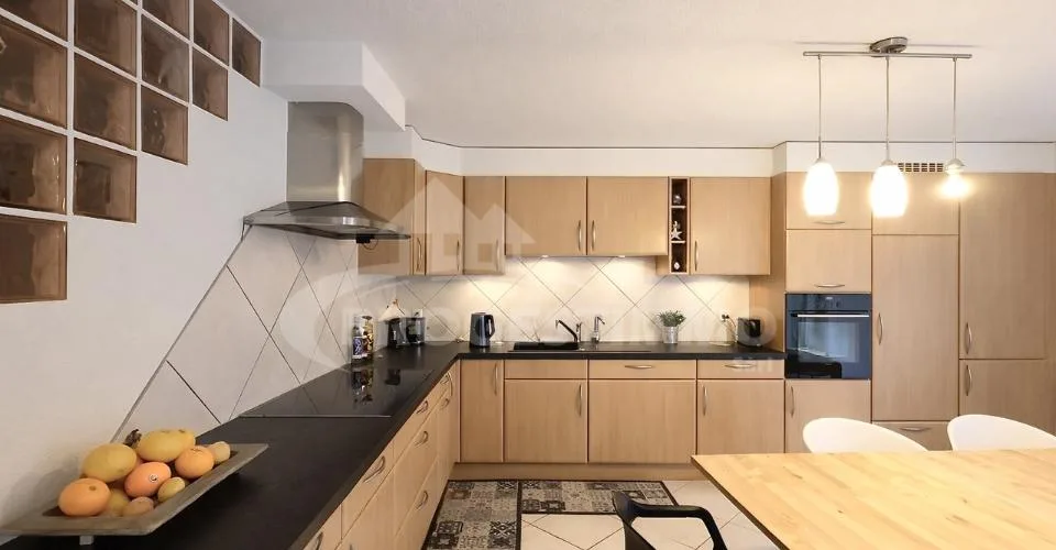 APPARTEMENT 4,5 PIÈCES AVEC VUE DÉGAGÉE SUR LES MONTAGNES