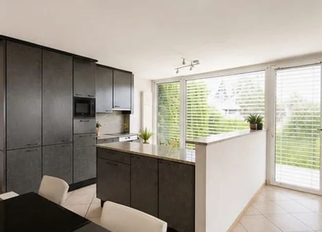 Villa triplex contiguë de 6 pièces avec vue panoramique sur la ville