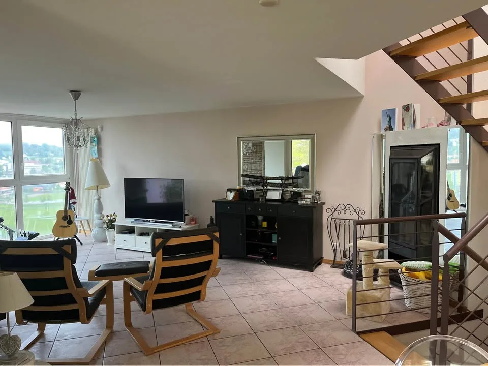 Villa triplex contiguë de 6 pièces avec vue panoramique sur la ville