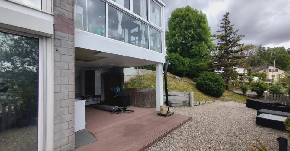 Villa triplex contiguë de 6 pièces avec vue panoramique sur la ville