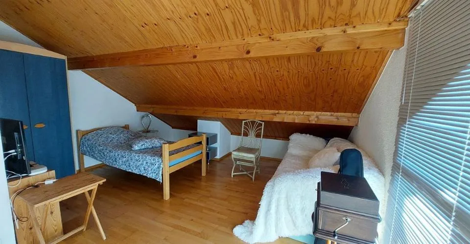 Spacieuse villa avec appartement indépendant au rez inférieur