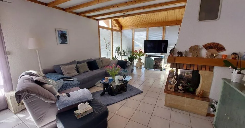Spacieuse villa avec appartement indépendant au rez inférieur