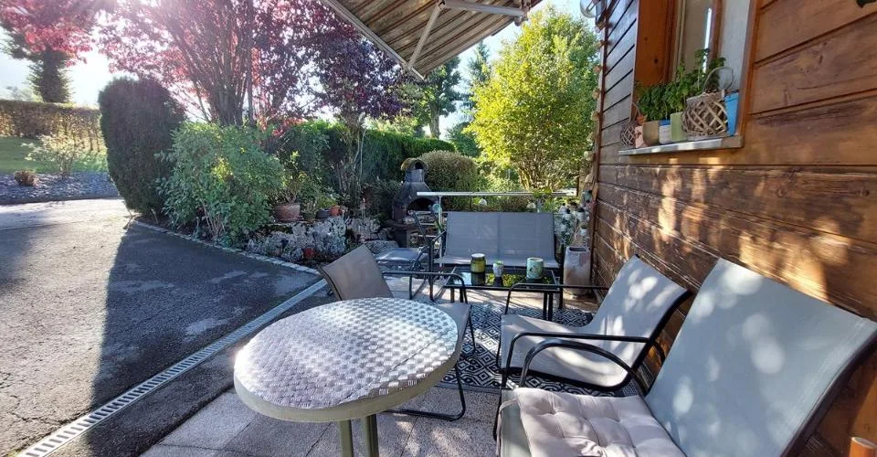 Spacieuse villa avec appartement indépendant au rez inférieur