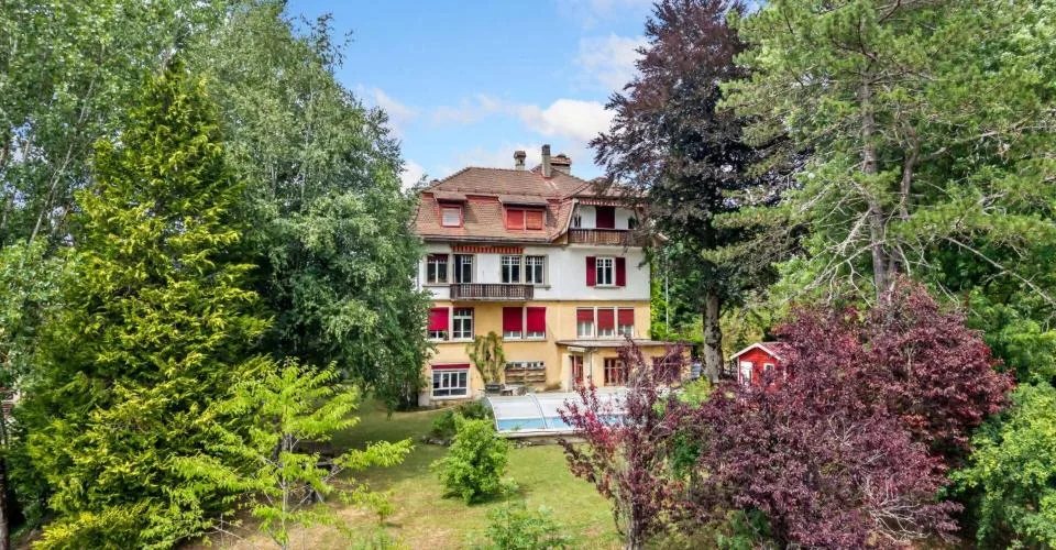 Maison de maître de 4 appartements avec piscine