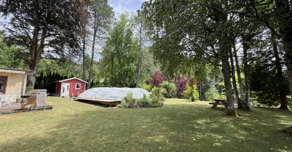 Maison de maître de 4 appartements avec piscine