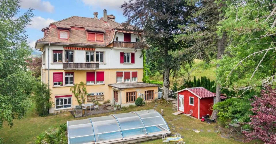 Maison de maître de 4 appartements avec piscine