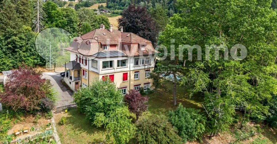 Maison de maître de 4 appartements avec piscine