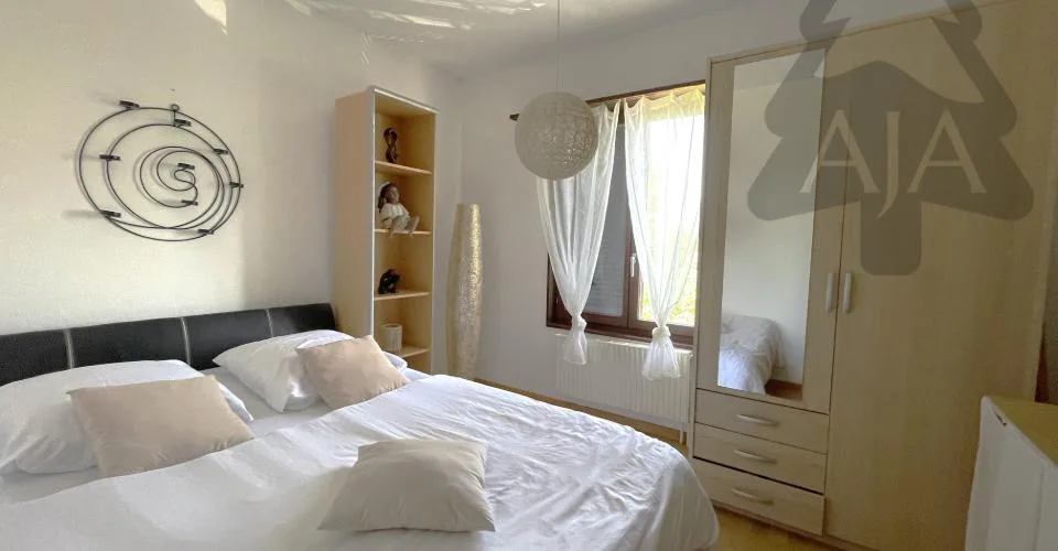 VENDU !!! Marin-Epagnier (Commune de Latena, à deux pas du Lac), très belle villa individuelle de 5,5 pièces (~ m2 habitables) avec jardin, garage individuel, places de parc et dépendances – foto 8 di 16