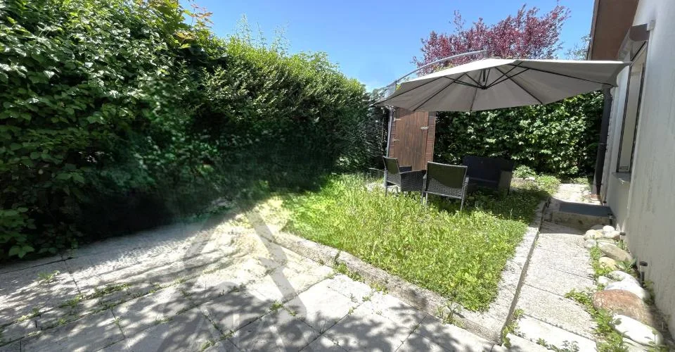 VENDU !!! Marin-Epagnier (Commune de Latena, à deux pas du Lac), très belle villa individuelle de 5,5 pièces (~ m2 habitables) avec jardin, garage individuel, places de parc et dépendances – foto 4 di 16