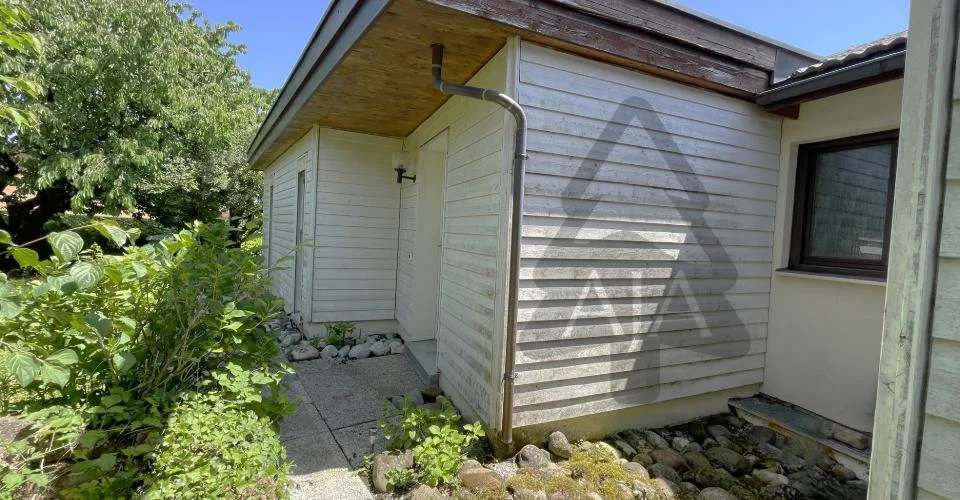 VENDU !!! Marin-Epagnier (Commune de Latena, à deux pas du Lac), très belle villa individuelle de 5,5 pièces (~ m2 habitables) avec jardin, garage individuel, places de parc et dépendances – foto 14 di 16