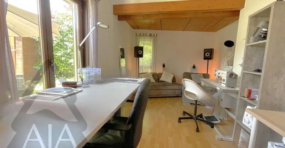 VENDU !!! Marin-Epagnier (Commune de Latena, à deux pas du Lac), très belle villa individuelle de 5,5 pièces (~ m2 habitables) avec jardin, garage individuel, places de parc et dépendances – foto 9 di 16