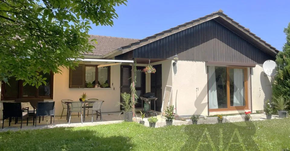 VENDU !!! Marin-Epagnier (Commune de Latena, à deux pas du Lac), très belle villa individuelle de 5,5 pièces (~ m2 habitables) avec jardin, garage individuel, places de parc et dépendances – foto 13 di 16