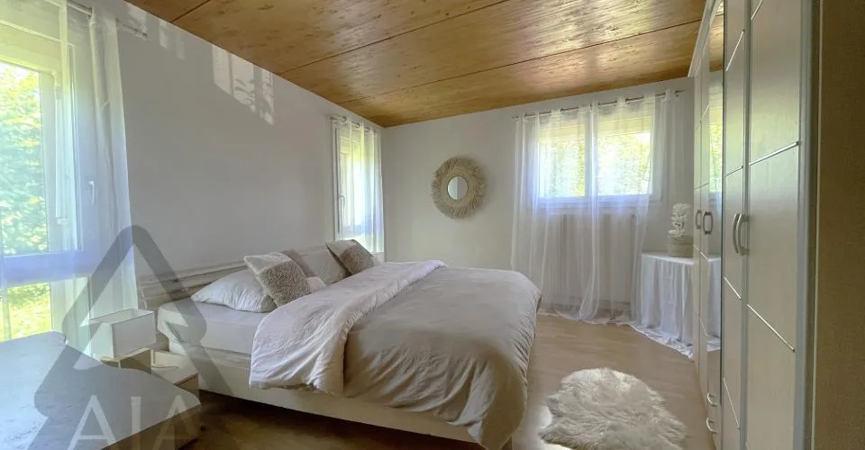 VENDU !!! Marin-Epagnier (Commune de Latena, à deux pas du Lac), très belle villa individuelle de 5,5 pièces (~ m2 habitables) avec jardin, garage individuel, places de parc et dépendances – foto 7 di 16