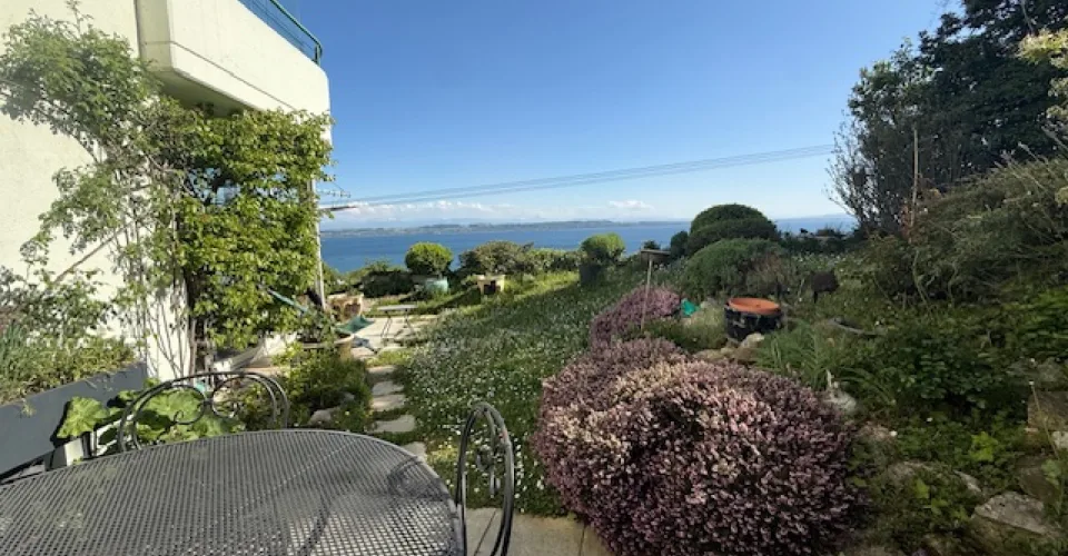 Appartement de 5.5 pièces avec magnifique vue sur le lac et les Alpes