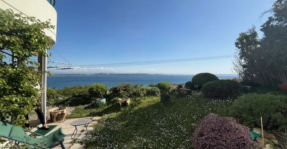 Appartement de 5.5 pièces avec magnifique vue sur le lac et les Alpes