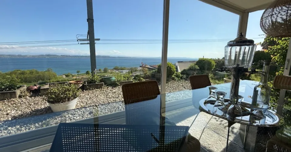 Appartement de 5.5 pièces avec magnifique vue sur le lac et les Alpes