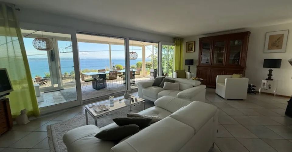 Appartement de 5.5 pièces avec magnifique vue sur le lac et les Alpes