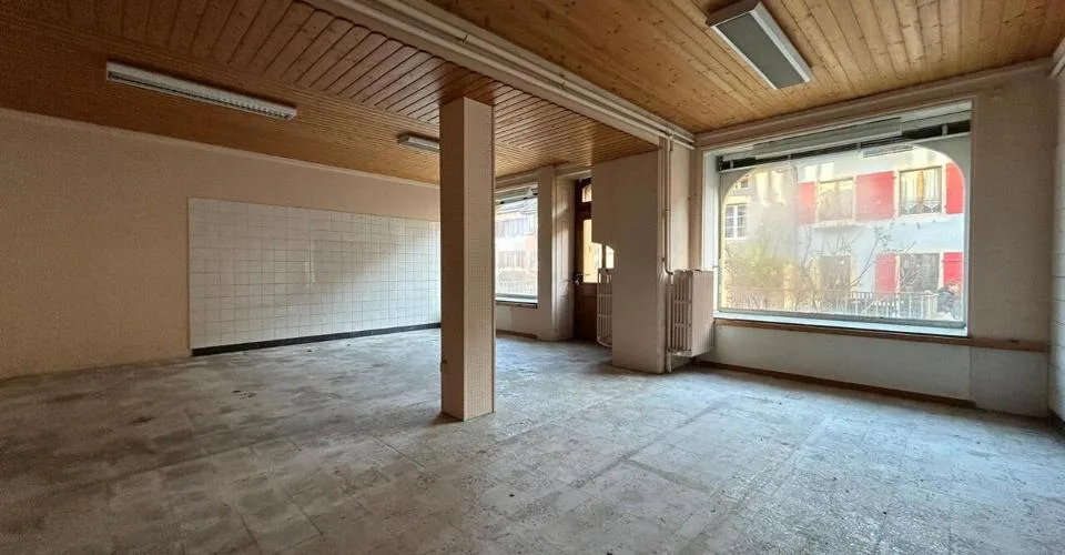 Maison de 3 niveaux plus combles avec de très beaux jardins. – Foto 5 von 6