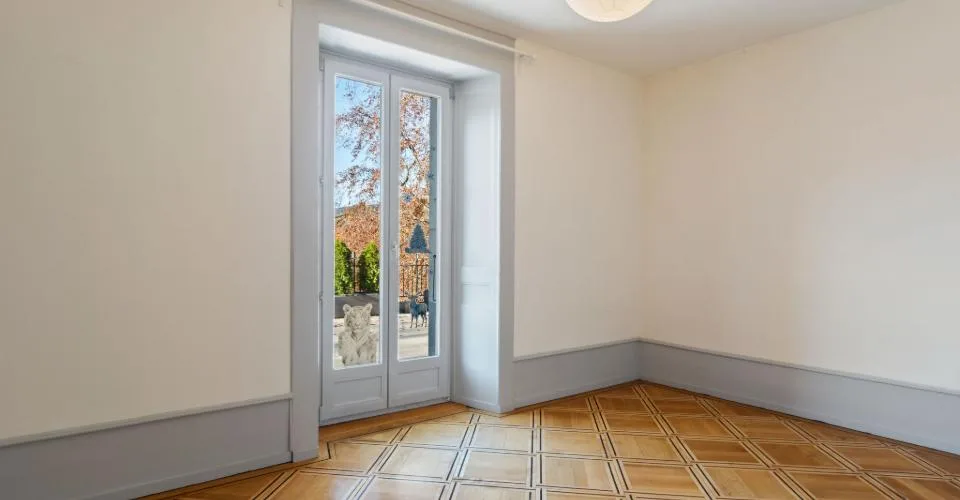 Exceptionnelle propriété de maître située à Couvet, dans le canton de Neuchâtel.