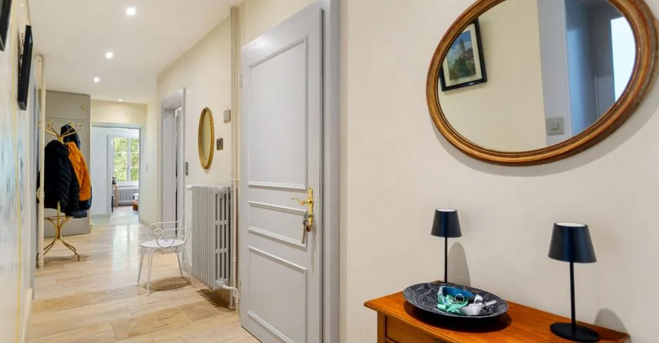 Exceptionnelle propriété de maître située à Couvet, dans le canton de Neuchâtel.