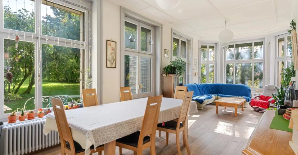 Exceptionnelle propriété de maître située à Couvet, dans le canton de Neuchâtel.