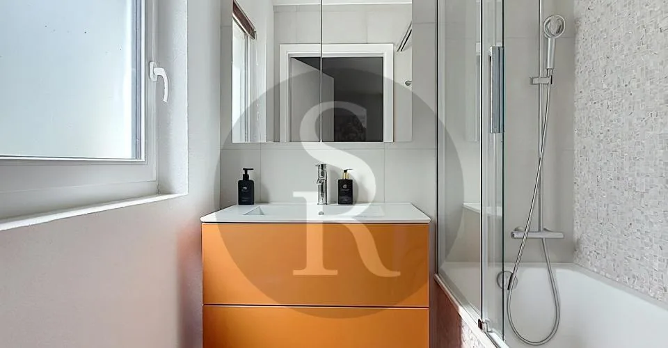 Un écrin contemporain avec jardin privatif