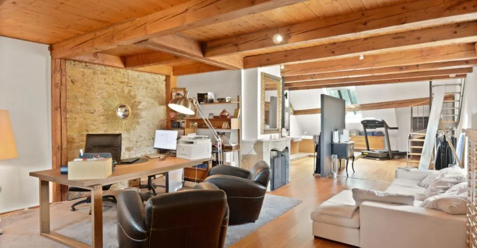 APPARTEMENT D'EXCEPTION AU COEUR DU CHÂTEAU DE PESEUX