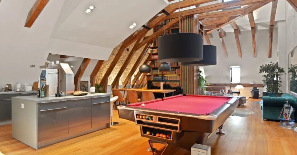 APPARTEMENT D'EXCEPTION AU COEUR DU CHÂTEAU DE PESEUX