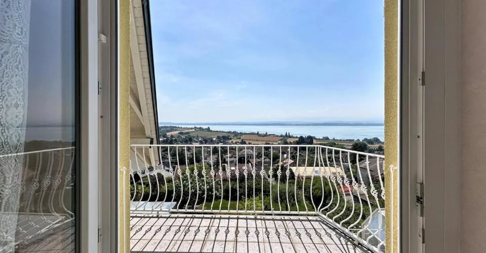 Un écrin de verdure avec vue panoramique sur le lac et les alpes – photo 8 sur 13