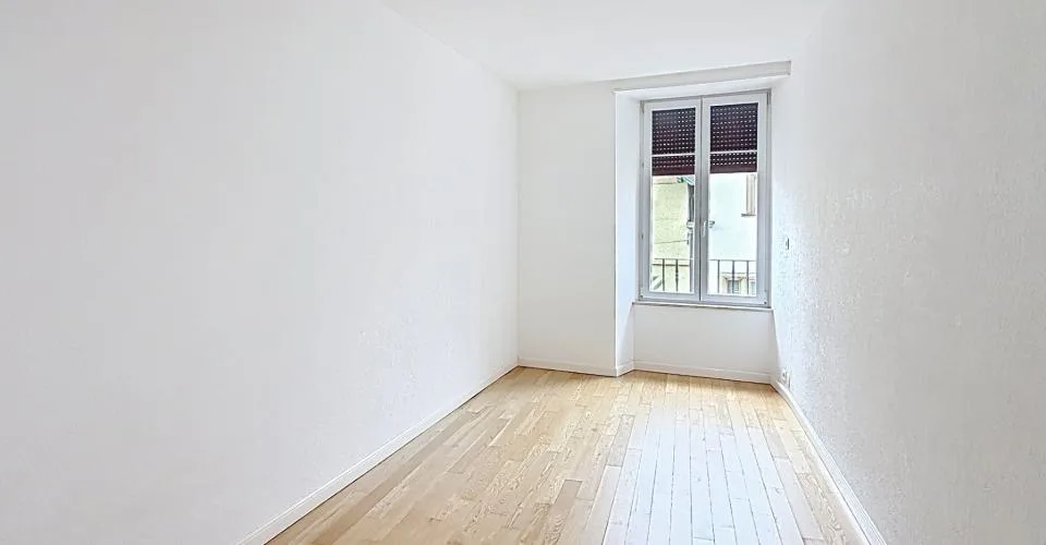 Spacieux appartement dans le bourg historique de Boudry