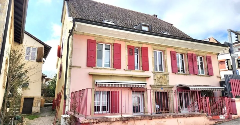 Immeuble locatif au bord du lac à Gorgier