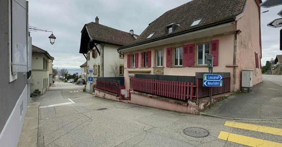 Immeuble locatif au bord du lac à Gorgier